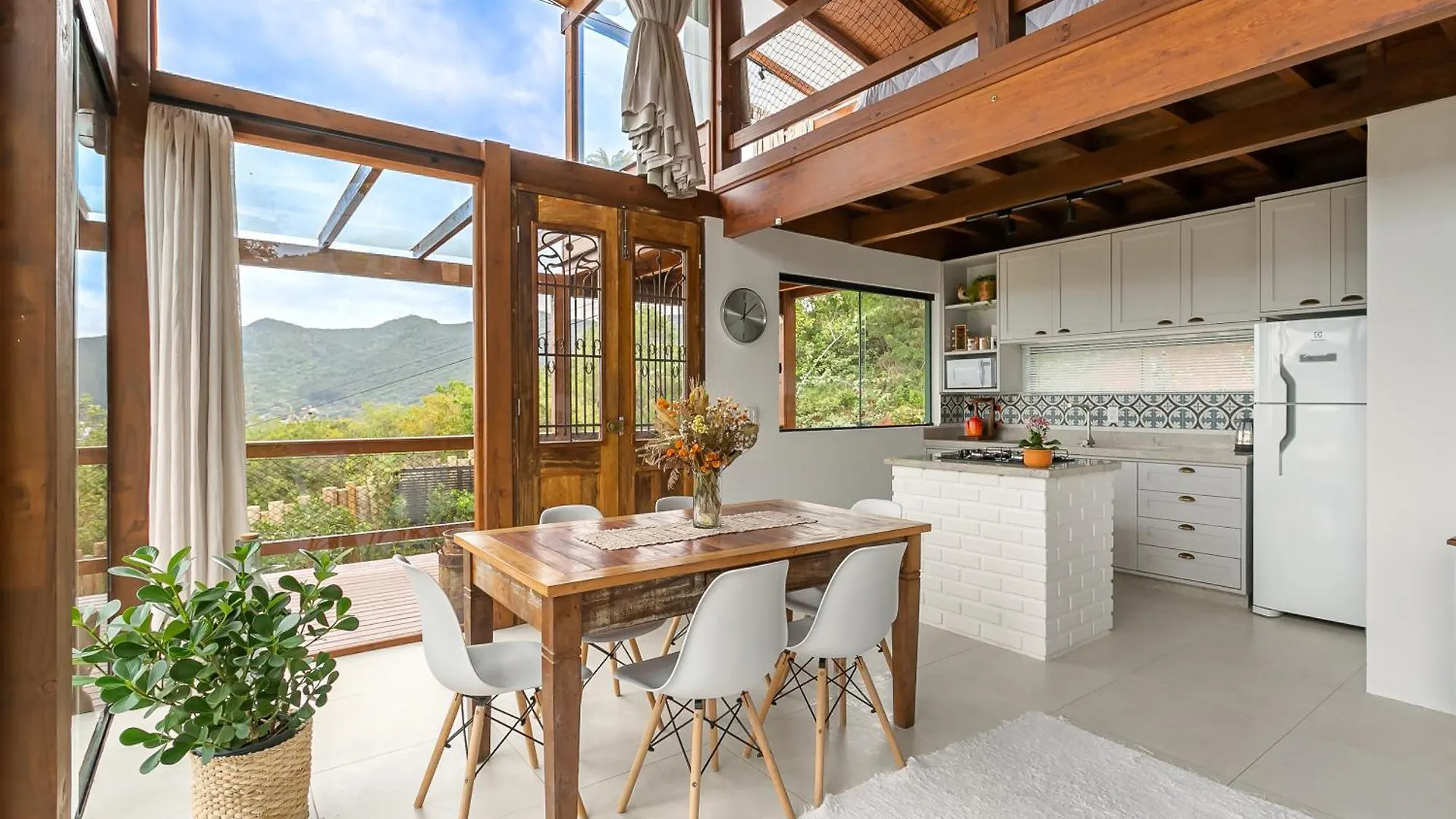 Praias, Piscina E Hidro Muito Conforto Com Vista Florianópolis Brazílie
